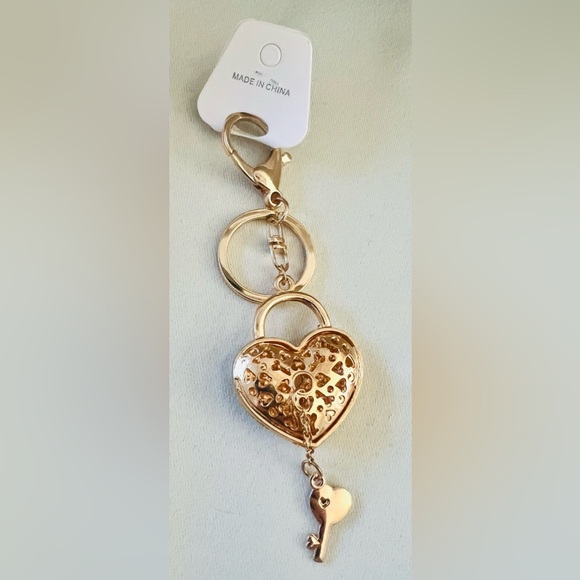 Elegant Gold-Toned, Rhinestone Heart w Keychain/Bag Charm - Picture 4 of 5